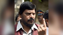 Ramdas Athawale को युवक ने जड़ा थप्पड़, हिरासत में लिया गया आरोपी | वनइंडिया हिन्दी