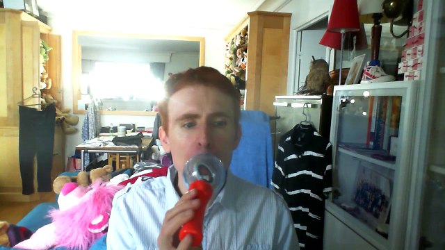 Wiwi égratigne le jour viendra de l'Homme Parle