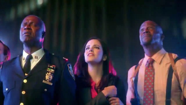 Brooklyn Nine-Nine : la bande-annonce folle de la saison 6 (VO)