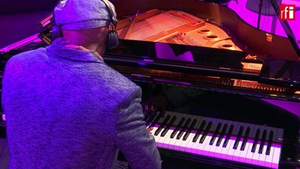 Medhy Custos interprète "Diamant" dans Couleurs Tropicales