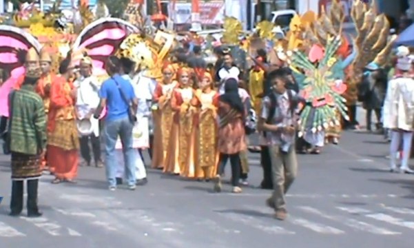Perwakilan 15 Kota & Kabupaten Meriahkan Pawai Budaya Lampung
