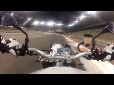 BMW S1000 R con Bridgestone Battlax Hypersport S21