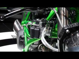 Tải video: Kawasaki Ninja H2 (Salón EICMA 2014)