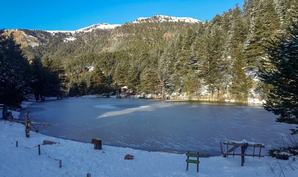 Buz Tutan Gölde Eşsiz Günbatımı