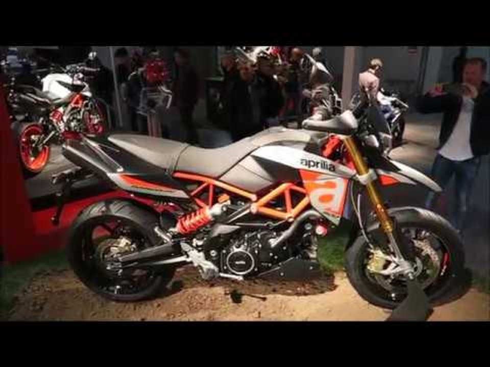 Aprilia Dorsoduro 900 en el Salón EICMA 2016