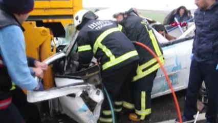Tekirdağ Tabela Koymak İçin Yol Kenarına Park Edilen Kamyona Araç Çarptı: 1 Ölü, 1 Yaralı