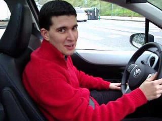 Javier Gómez prueba nuestro Yaris híbrido