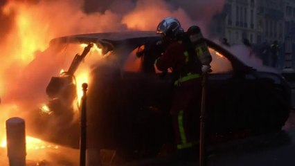 Gilets jaunes: les pompiers très sollicités samedi sur le terrain