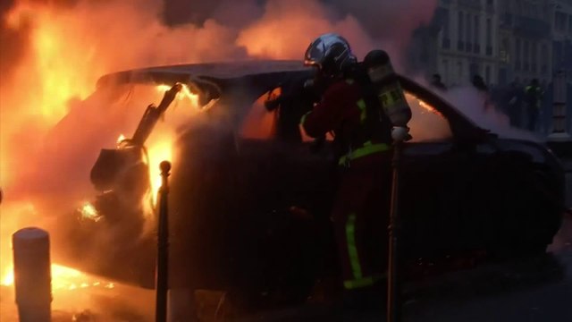 Gilets jaunes: les pompiers très sollicités samedi sur le terrain