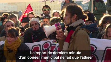 Immeubles effondrés à Marseille: "Gaudin démission !"