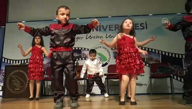 Engelli bireyler tiyatro oyunu sahneledi - DÜZCE