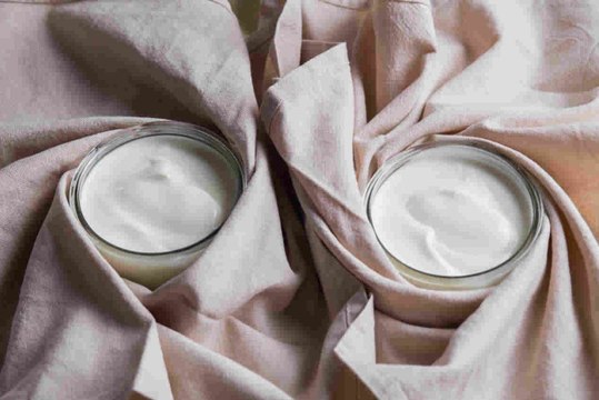 DIY: Soft and moisturizing exfoliating scrub for hands