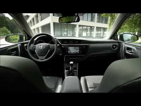 Toyota Auris Touring Sports 2015
