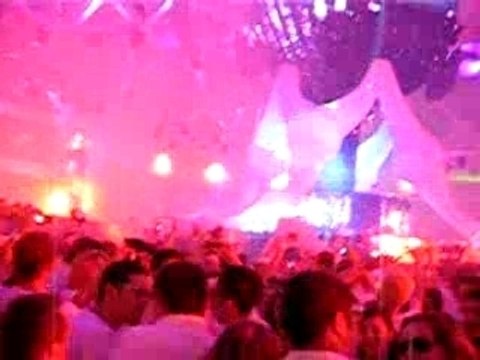 Sensation White Dusseldorf New Year 2008 minuit