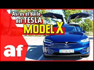 Tesla Model X bailando con el modo XMAS