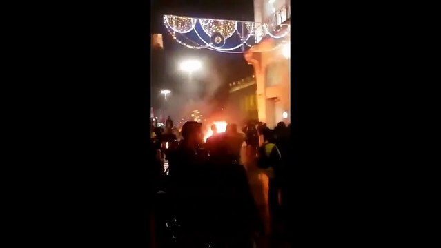 Gilets jaunes: l'Apple Store de Bordeaux pillé par des casseurs