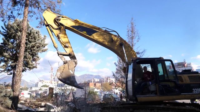 Unaza e Madhe, prishen dy godina 3-katëshe te Astiri - Top Channel Albania - News - Lajme