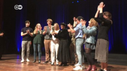 كلوز آب الألمانية تفوز بجائزة الرباط للمسرح