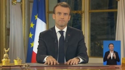 Macron da un giro social a su mandato para aplacar a los "chalecos amarillos"