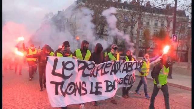 Macron asume su responsabilidad ante crisis de chalecos amarillos
