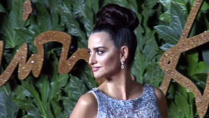 Penelope Cruz calls fur unnecessary at The Fashion Awards