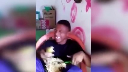 Boy Suntukan vs pulis (thuglife)