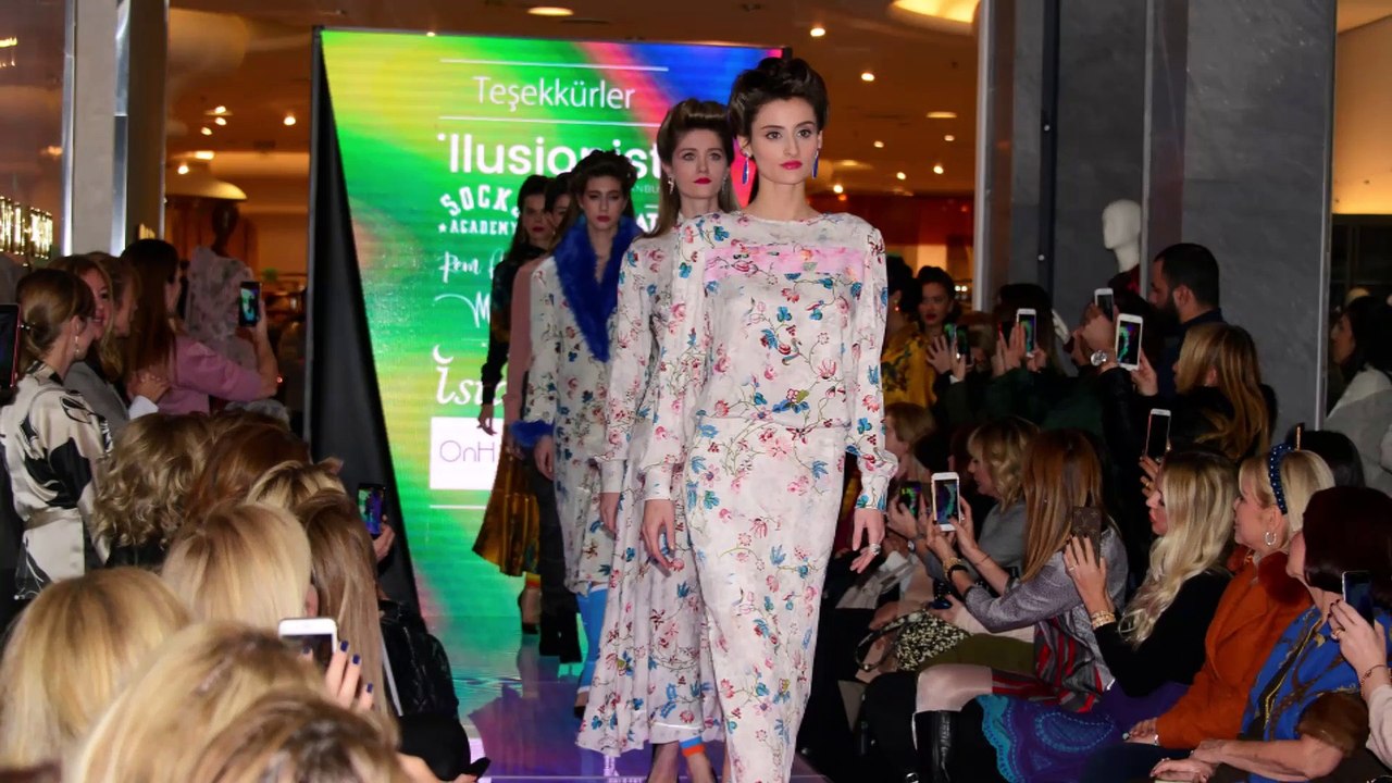 EZRA TUBA GÜÇLÜ TASARIMLARI İLE HARVEY NICHOLS’TA MODASEVERLER İLE BULUŞTU