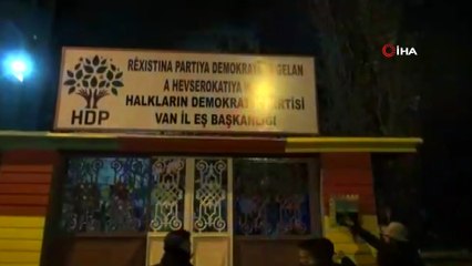 Açlık grevine destek olan şahıslara operasyon: 14 gözaltı