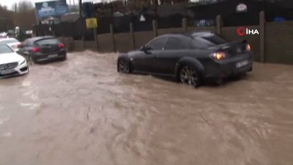 Maltepe Başıbüyük'te Yağışlarla Birlikte Yolda Su Birikintisi Oluştu.