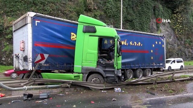 Kontrolden çıkan tır refüje çıkarak durabildi