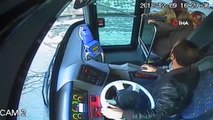 Otobüs Şoförü, Baygınlık Geçiren Yolcuyu Hastaneye Böyle Yetiştirdi