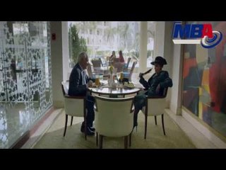 شوف حلمي خليف عرض على نازك تمسك صفحه ايه بالجريدة؟بليالى الحلميه