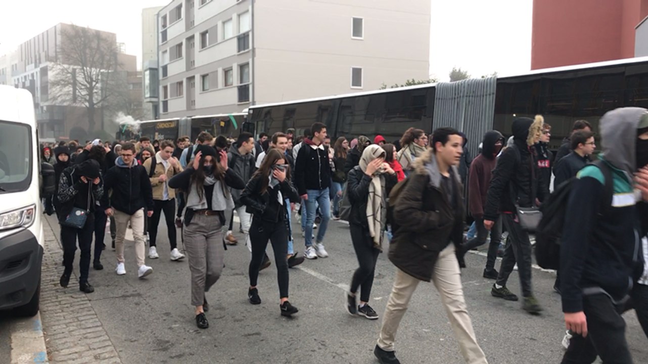 Les lycéens en route vers le lycée Jean Macé à Rennes