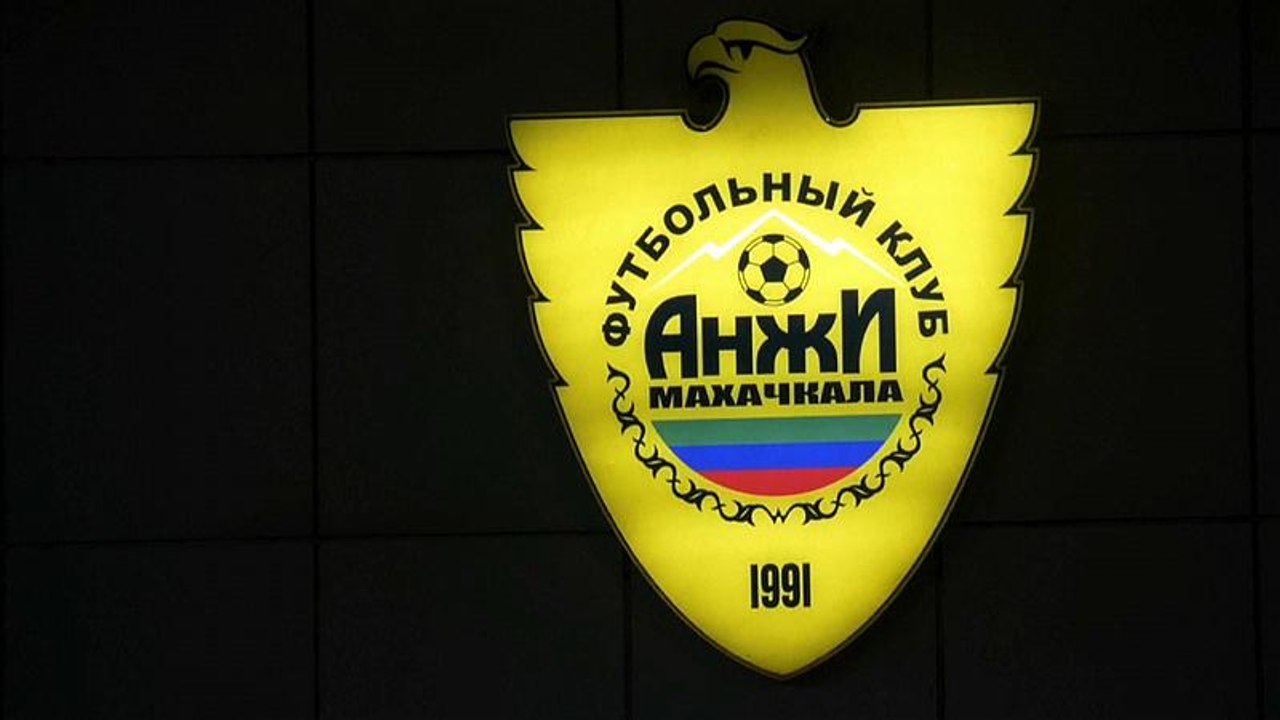 "Анжи" на грани банкротства