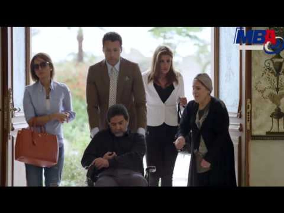 شوف رد فعل الخدامه لما شافت الكومي مشلول في مشهد موؤثر