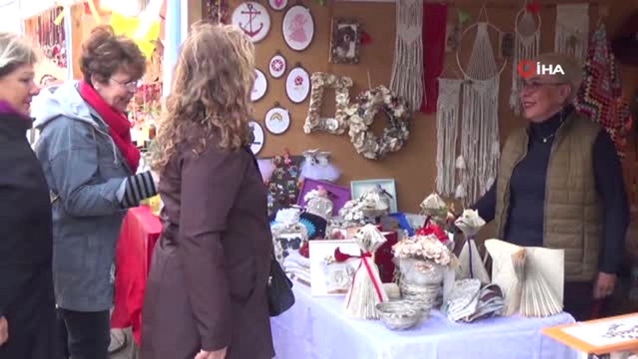 Kullanılmış Kağıtlardan Hediyelik Eşya Yapıyor