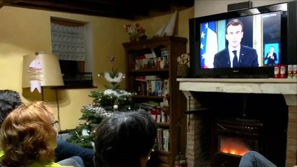 هل تكفي إجراءات الرئيس الفرنسي لاحتواء الأزمة؟