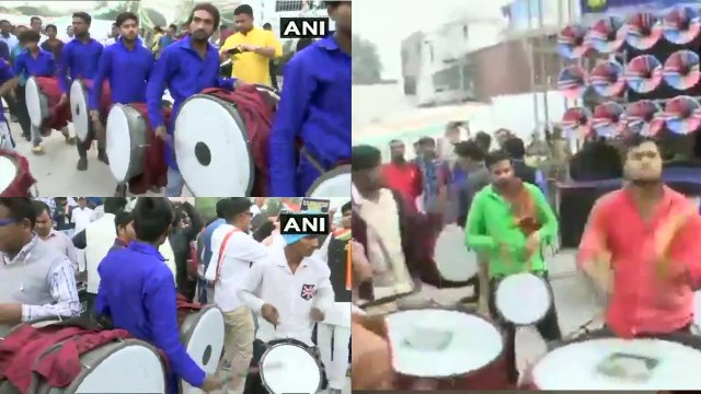 छत्तीसगढ़ में बड़ी जीत के बाद कांग्रेस ऑफिस के बाहर जश्न का माहौल, बीजेपी दफ्तर में पसरा सन्नाटा