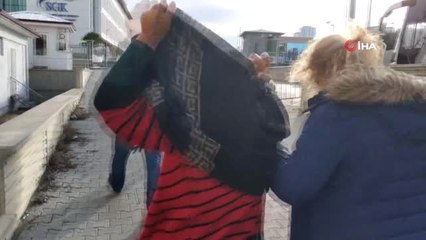 Iraklı Ailenin Evinden 10 Bin Dolar Para Çalan Kadın Yakalandı