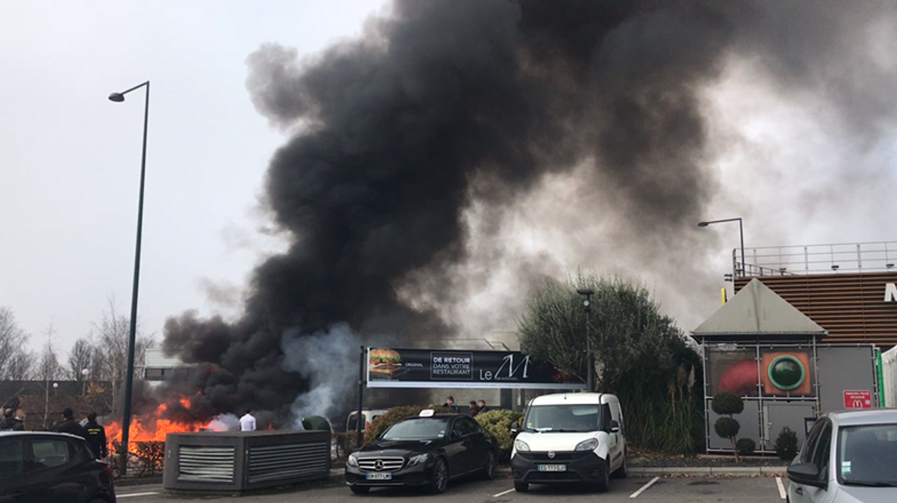 Rennes. Feu rue de St Brieuc suite à la manifestation lycéenne