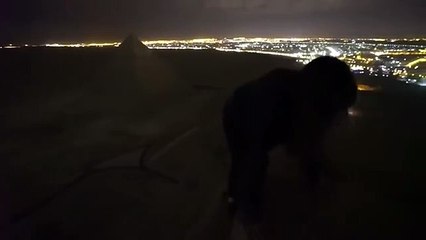Un couple filmé nu sur une pyramide, voici la vidéo qui indigne les autorités égyptiennes ! (vidéo)