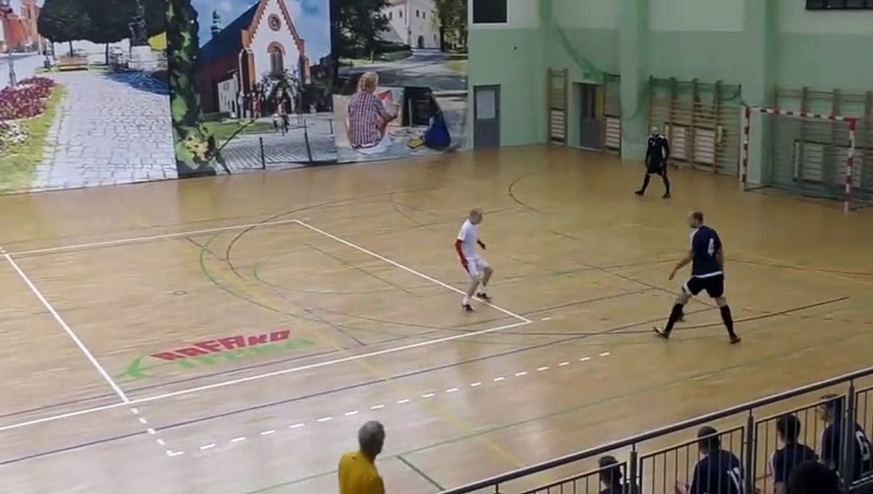 Niecodzienna bramka w amatorskim futsalu