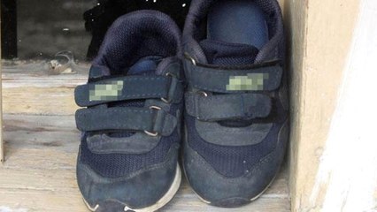 Yangında Ölen Minik Atakan'ın Kapı Önündeki Ayakkabıları Ağlattı