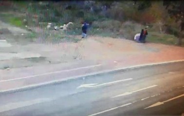 3 Kilo Altın Çalıp, Bebek Arabasına Koyarak Kaçan 2 Kadın Yakalandı