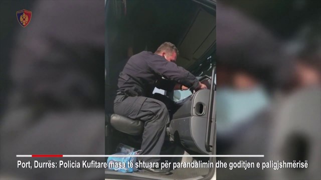 Ora News - Kapet drogë në kamion në portin e Durrësit