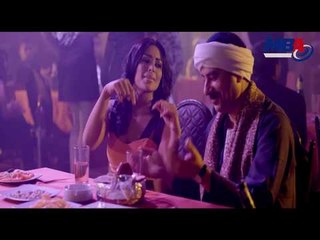 شوف حمدى  الميرغنى بيقول ايه فى مشهد كوميدى  فى الكباريه بليالى الحلميه