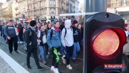 Une matinée de mobilisation lycéenne dans l’agglomération grenobloise