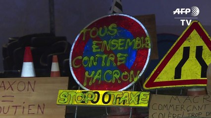 Concesiones de Macron no convencen a los "chalecos amarillos"