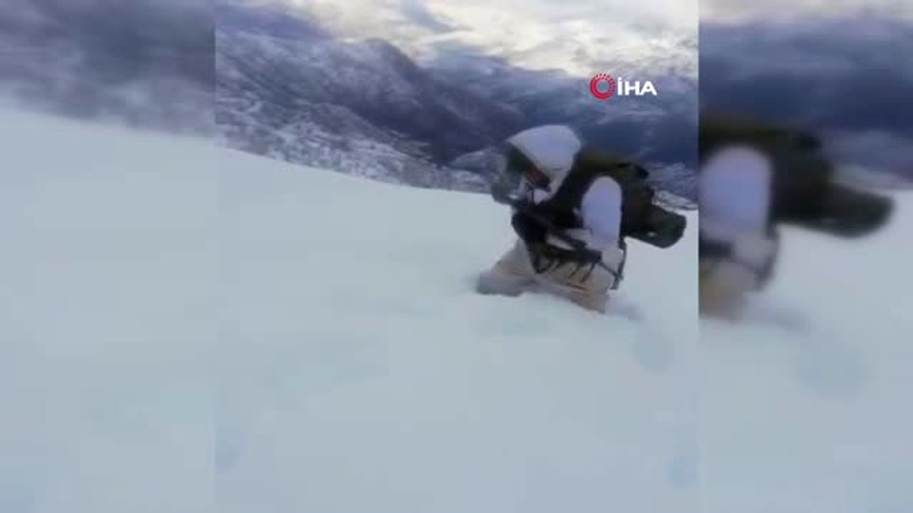 Msb Hakkari'deki Komandoların Karlı Dağlarda Zorlu Görev Mücadelesinin Görüntülerini Paylaştı