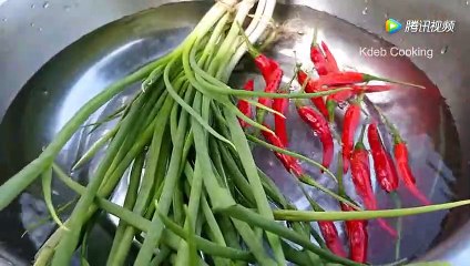 Delicious rice field crab cooking